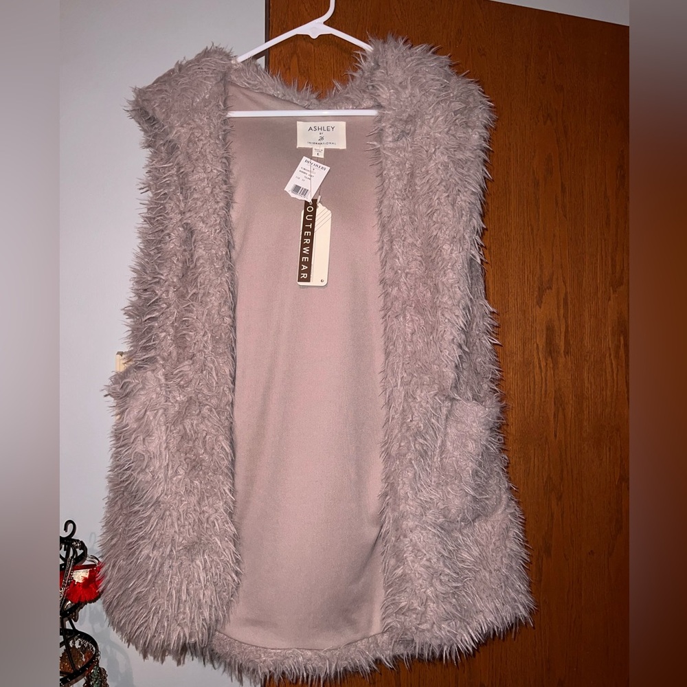 Furry Vest with Hood (lilac/grey)